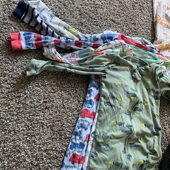 🩳 4T Kids Bundle 🩳 - Picture 2 of 6